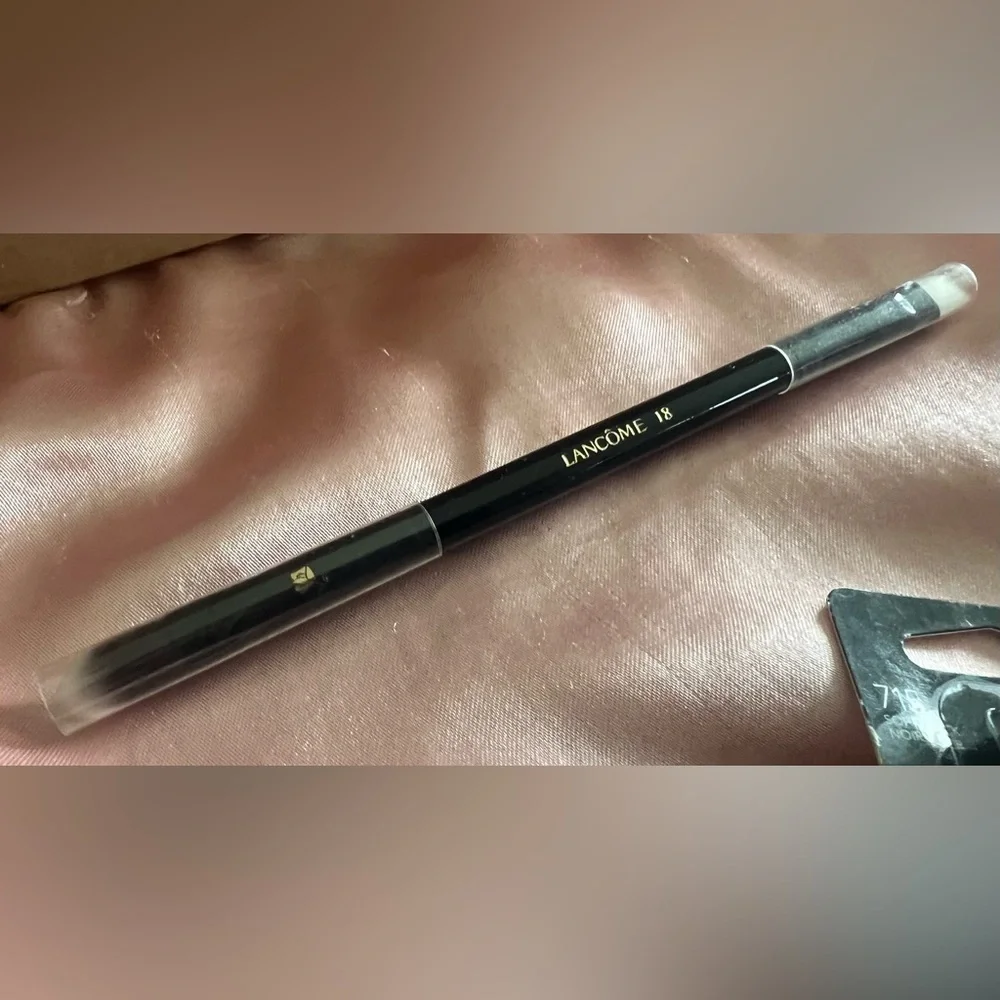 Lancôme-liner and shadow brush #18